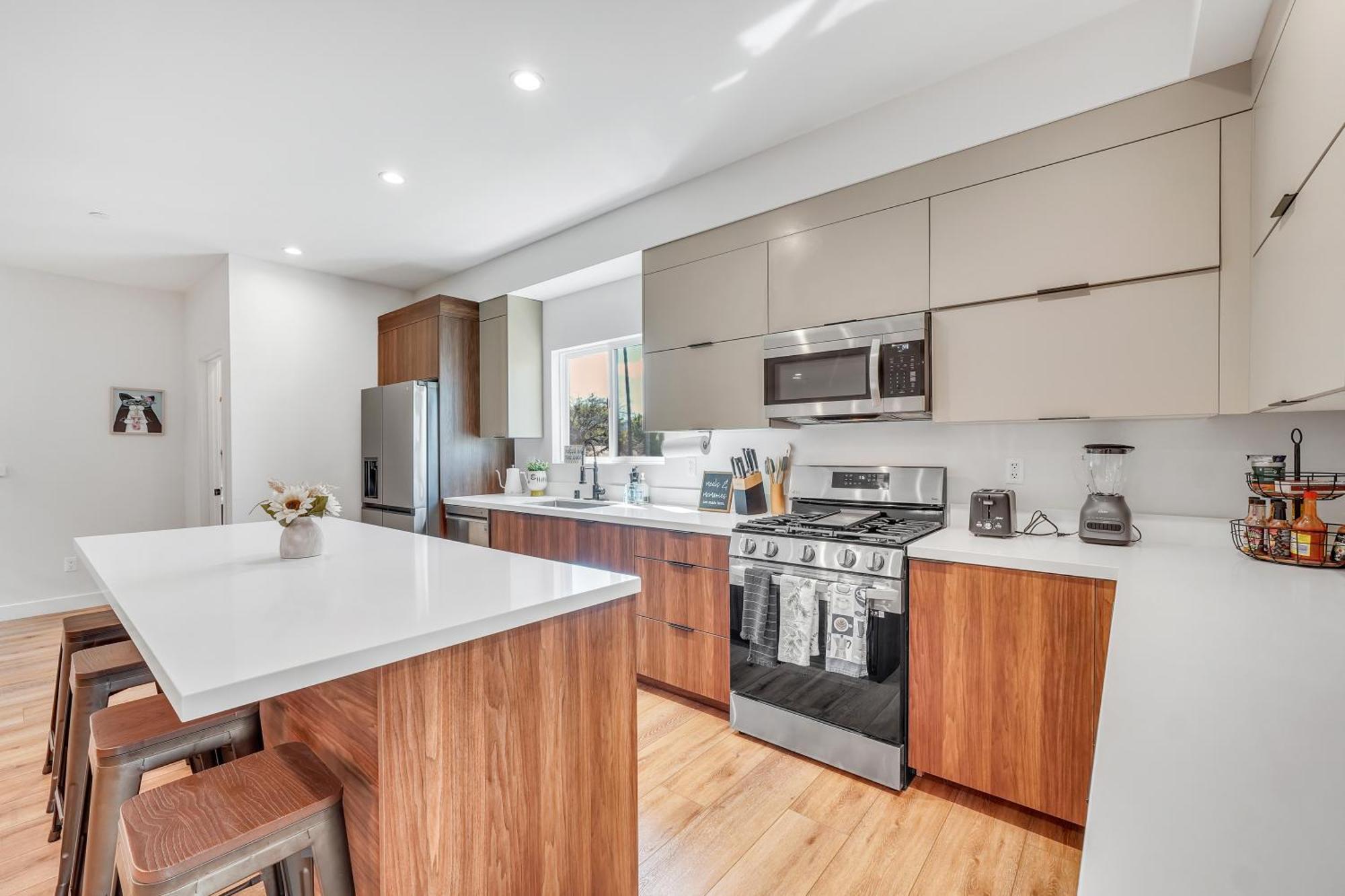 Luxurious Townhome W/3 Master Suites Gated Parking 로스앤젤레스 외부 사진
