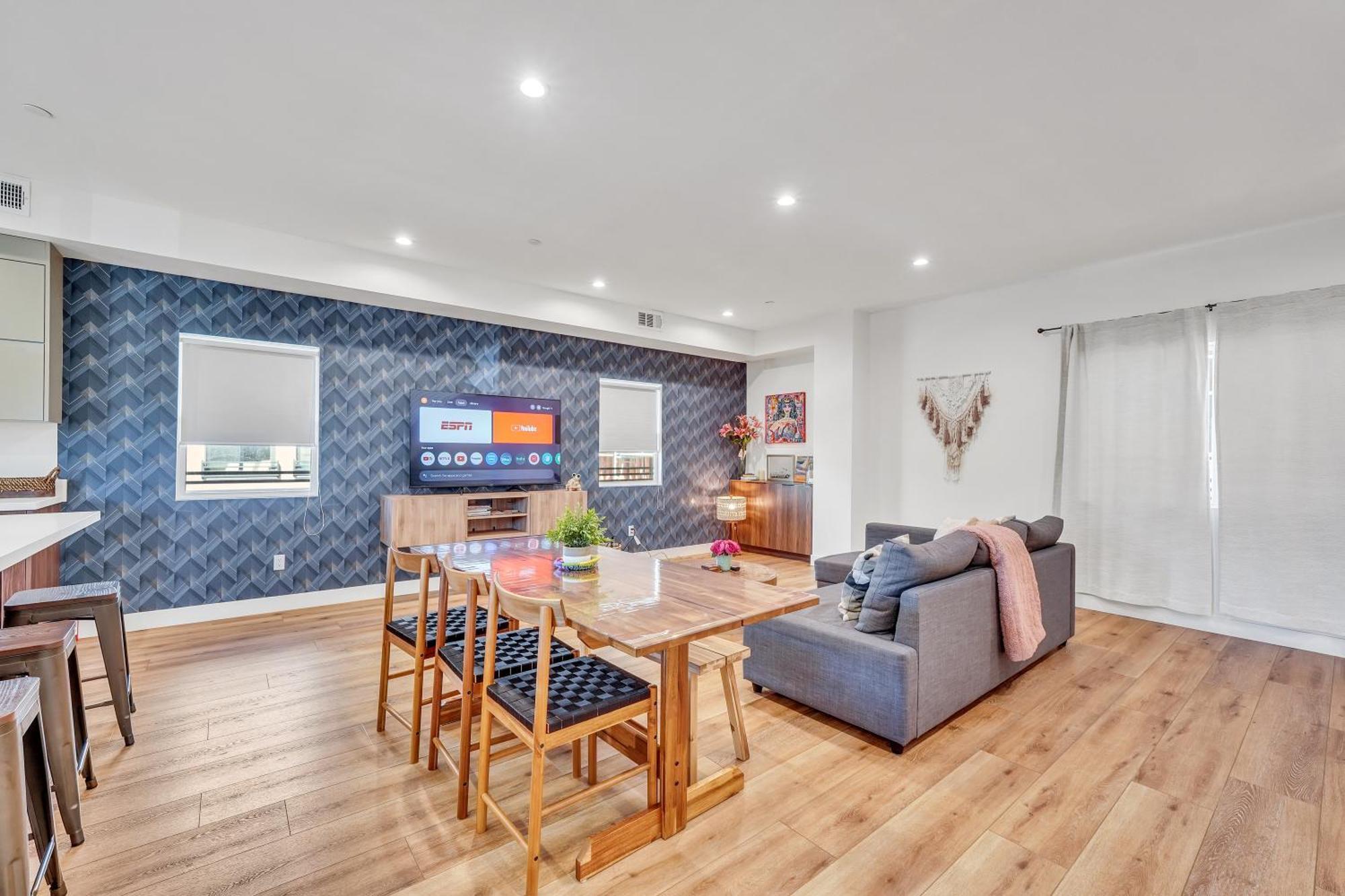 Luxurious Townhome W/3 Master Suites Gated Parking 로스앤젤레스 외부 사진