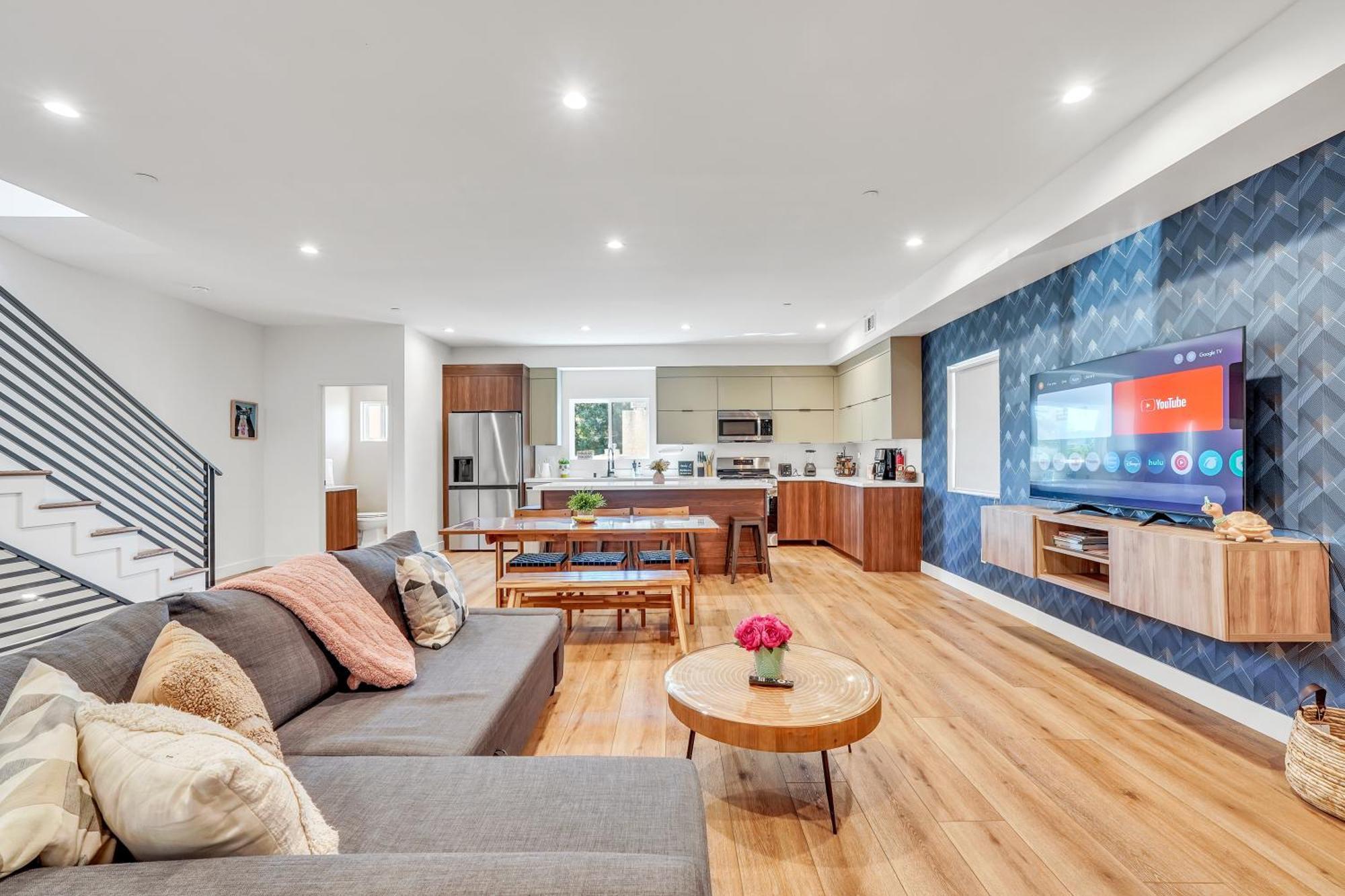 Luxurious Townhome W/3 Master Suites Gated Parking 로스앤젤레스 외부 사진